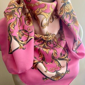 BAROQUE vintage square scarf
